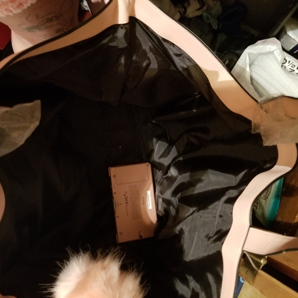 Tote - Picture 4 of 4